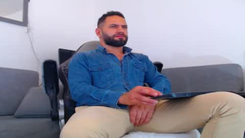 esteban online show from December 17, 4:35 pm