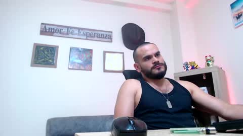 Esteban Fernandez online show from April 3, 6:54 am