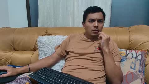 Esteban online show from October 27, 5:32 am