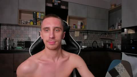 LOUIS online show from March 2, 5:08 am