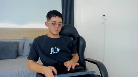 Ethan online show from June 9, 7:48 pm