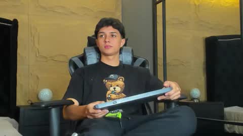 ethanlowell online show from November 15, 4:25 am