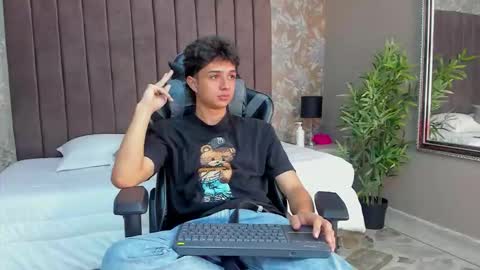 ethanlowell online show from October 30, 12:13 am