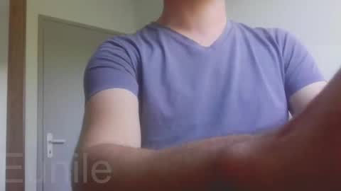 eunile online show from October 23, 3:26 pm