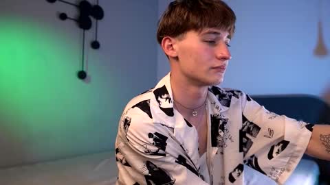 Evan online show from February 11, 9:20 pm