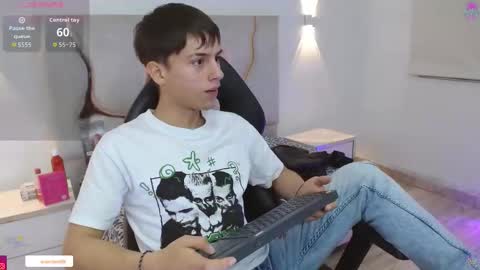 evan_tay online show from March 1, 4:01 am