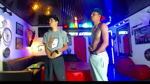 extrangers online show from February 1, 1:10 pm