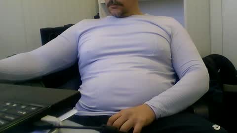 derssing online show from March 1, 9:09 am