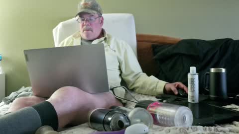 Eyeswideshut63 online show from January 4, 8:16 pm