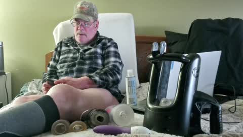 Eyeswideshut63 online show from December 31, 4:25 pm