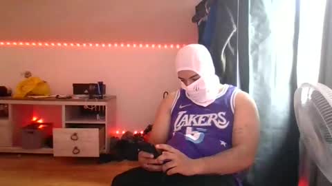 ezzteban935 online show from April 12, 7:48 pm