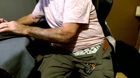 What Do You Like online show from December 13, 9:09 pm