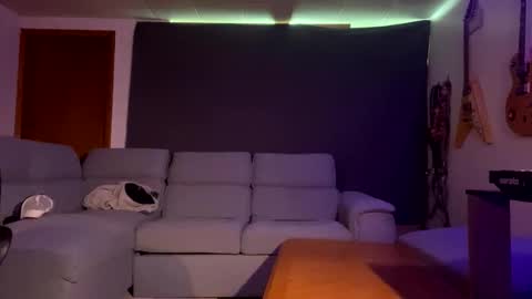 facesd online show from February 9, 7:27 am