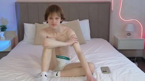 Fakeangel online show from January 18, 7:43 am