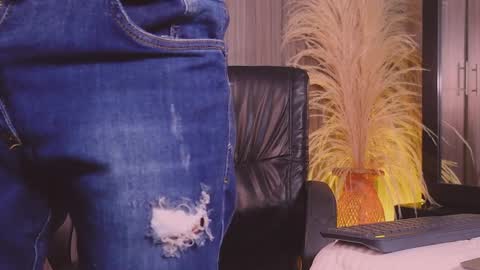 farid_jake_ online show from March 30, 2:40 pm