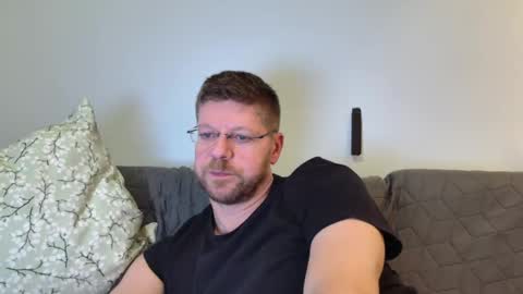 Snapshot of fattenmenow chatting on December 6, 9:35 pm fattenmenow online show from December 6, 9:35 pm