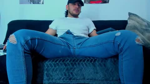 favid95 online show from May 8, 8:09 pm
