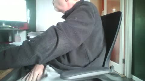 Snapshot of feet_fan69 chatting on December 6, 12:49 pm John Buck online show from December 6, 12:49 pm