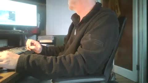 Snapshot of feet_fan69 chatting on December 2, 2:28 pm John Buck online show from December 2, 2:28 pm