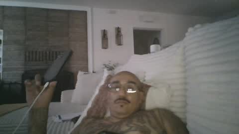 felixrlarios25 online show from July 31, 6:50 pm