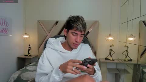 FER PHOENIX online show from December 14, 3:24 am