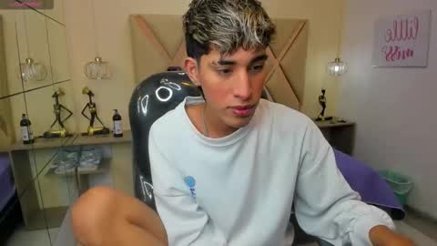 FER PHOENIX online show from November 7, 3:32 am