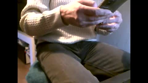 fifi010203 online show from December 3, 8:14 am