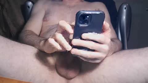 Fishouttawater1 online show from January 18, 5:03 am