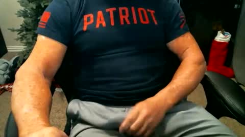 fitguy40 online show from January 5, 10:46 pm