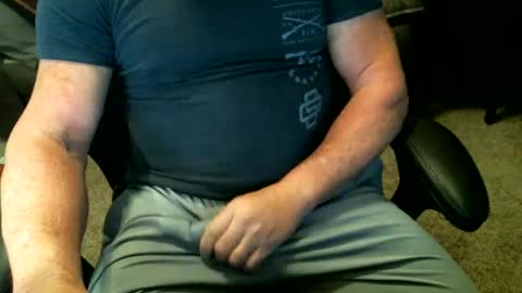 Snapshot of fitguy40 chatting on December 2, 10:32 pm fitguy40 online show from December 2, 10:32 pm