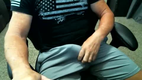 Snapshot of fitguy40 chatting on September 15, 8:43 pm fitguy40 online show from September 15, 8:43 pm