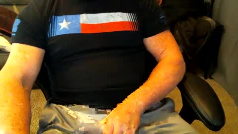 Snapshot of fitguy40 chatting on February 27, 8:09 pm fitguy40 online show from February 27, 8:09 pm