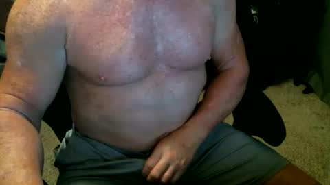 Snapshot of fitguy40 chatting on January 2, 4:20 am fitguy40 online show from January 2, 4:20 am