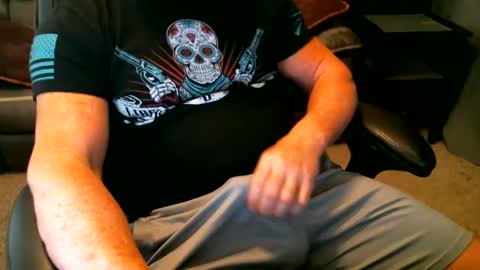 Snapshot of fitguy40 chatting on January 27, 8:17 pm fitguy40 online show from January 27, 8:17 pm
