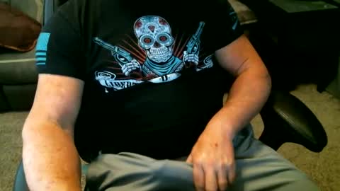 Snapshot of fitguy40 chatting on January 8, 9:44 pm fitguy40 online show from January 8, 9:44 pm