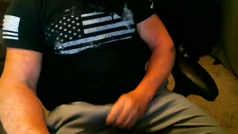 Snapshot of fitguy40 chatting on December 13, 10:02 pm fitguy40 online show from December 13, 10:02 pm