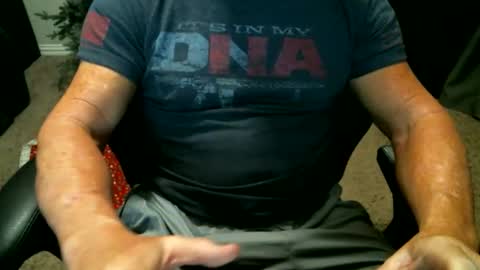 fitguy40 online show from December 17, 3:58 am