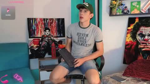 flowers109 online show from April 5, 10:39 pm