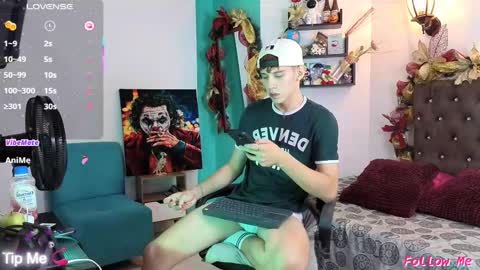 flowers109 online show from December 5, 11:23 pm