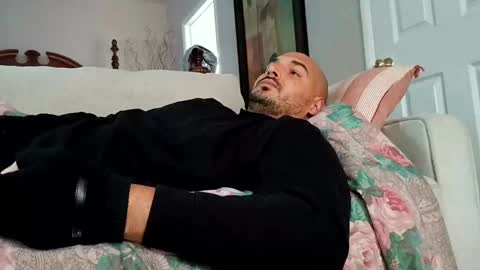 Snapshot of fn389 chatting on December 27, 10:26 pm Frank online show from December 27, 10:26 pm