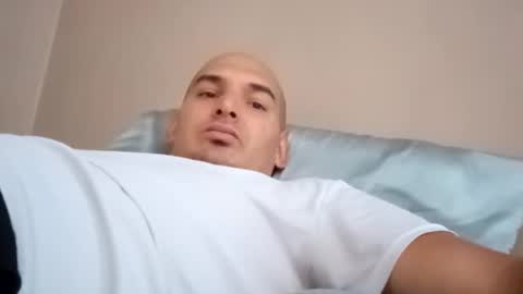 Snapshot of fn389 chatting on February 23, 7:25 pm Frank online show from February 23, 7:25 pm