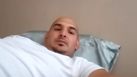 Snapshot of fn389 chatting on February 25, 9:13 pm Frank online show from February 25, 9:13 pm