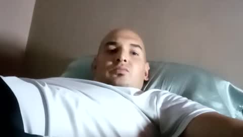 Snapshot of fn389 chatting on February 23, 5:39 am Frank online show from February 23, 5:39 am