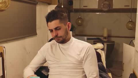 independent model online show from March 5, 7:32 pm