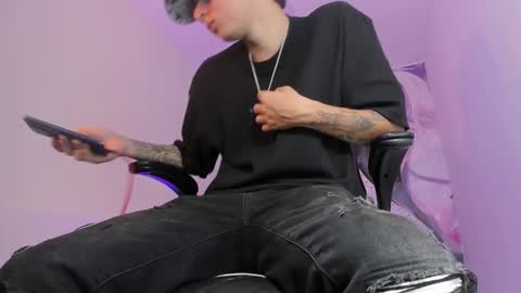 Fran online show from November 25, 4:47 am