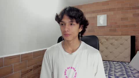   online show from December 19, 12:23 pm