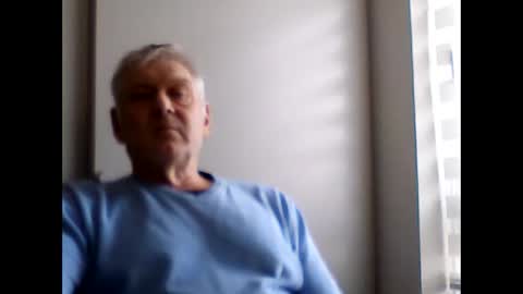 frannkboy61 online show from April 12, 3:13 pm