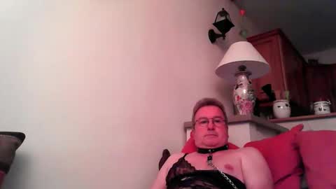 freddy9509 online show from April 8, 6:38 pm