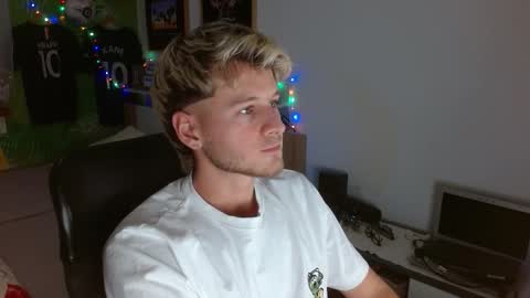 Frederick Perin online show from December 22, 9:12 pm