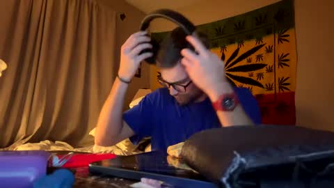 freezeskiii online show from September 16, 3:40 am